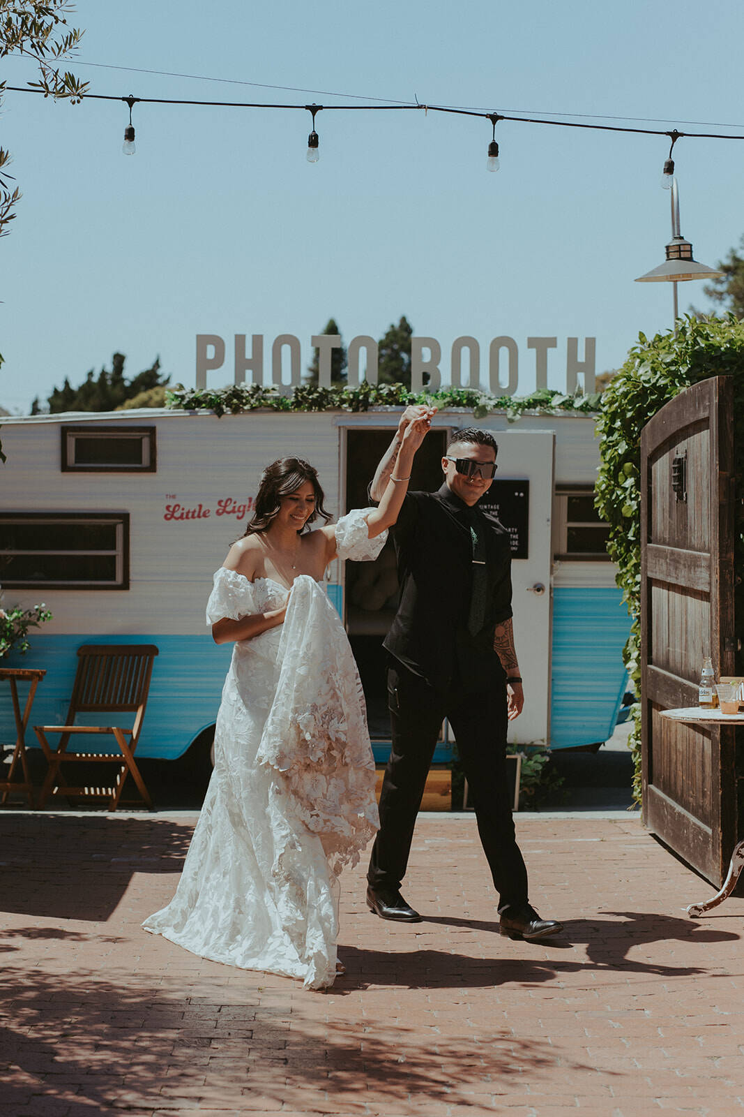 ウェディング フォトブース  ライトニング Bay Area Photo Booth Rental | Little Lightning Photo Booth